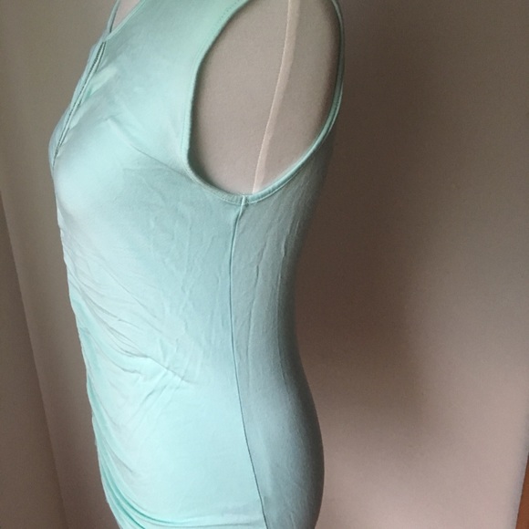 Super soft! Women’s Willi Smith Sleeveless - Picture 4 of 6